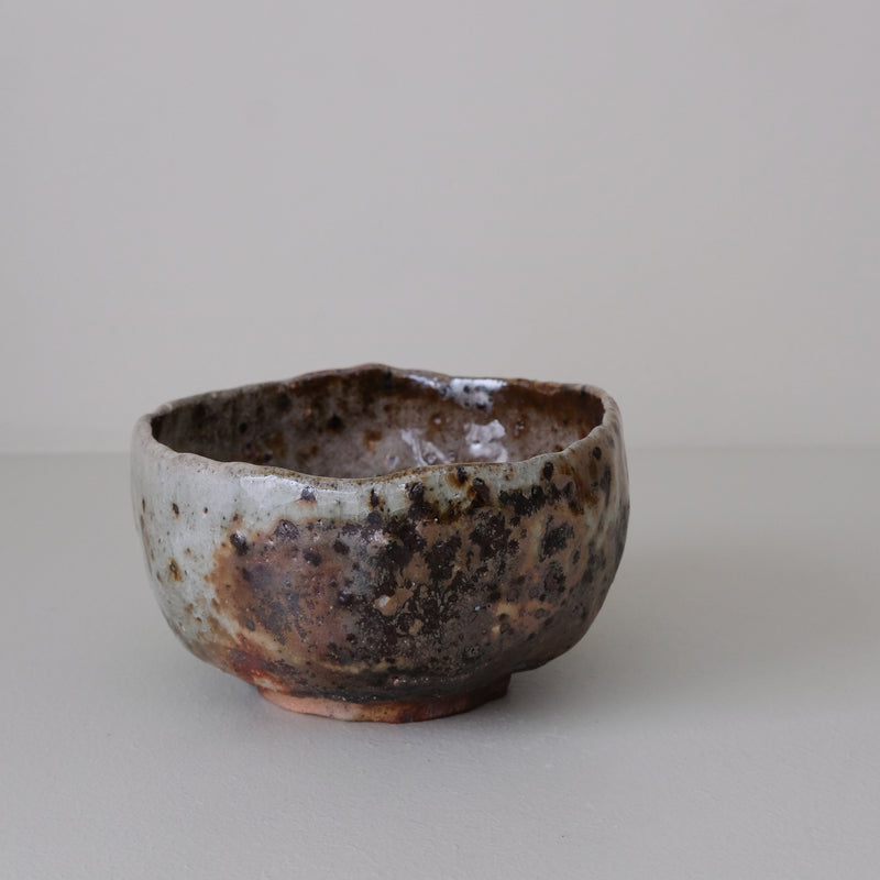 Bol en terre recoltée D 13cm cuisson feu - brun orange de Nathalie Reocreux chez Brutal Ceramics