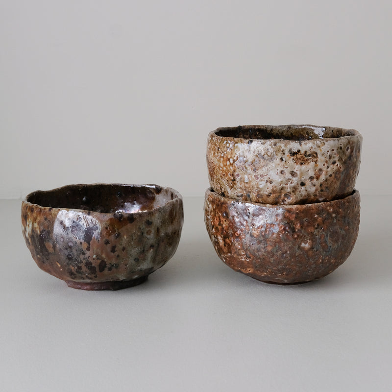 Bol en terre recoltée D 13cm cuisson feu - brun orange de Nathalie Reocreux chez Brutal Ceramics