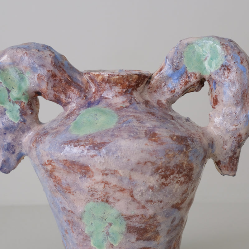 Vase 01 en faience H 21cm - violet et vert de Samantha Kerdine pour Brutal Ceramics