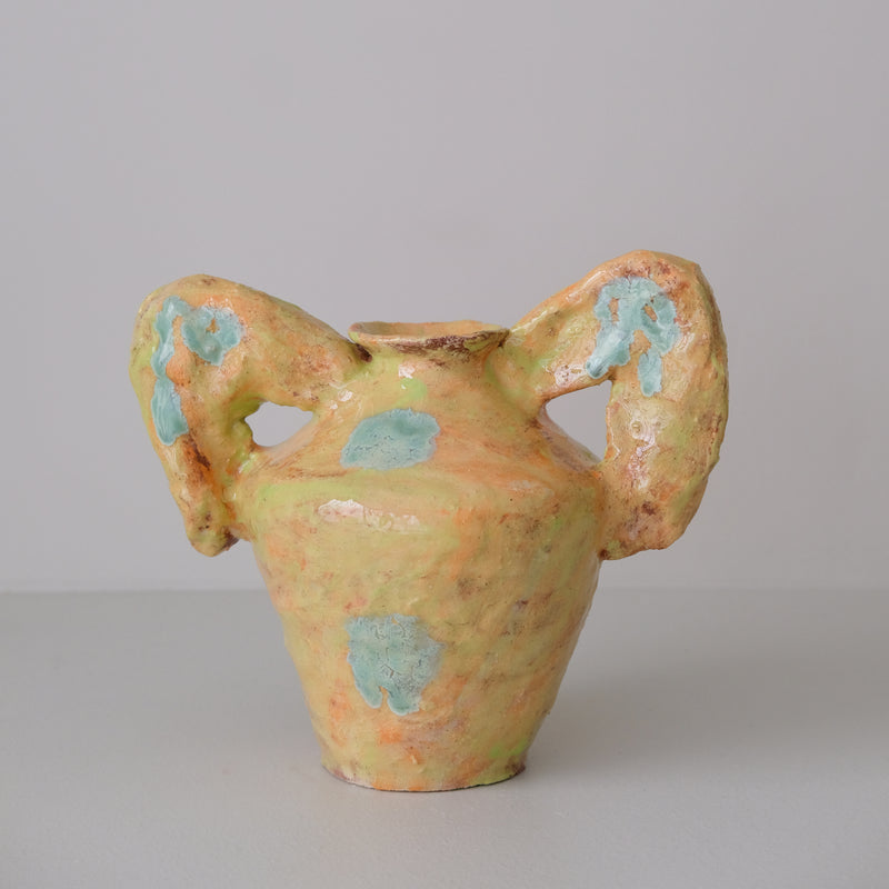 Vase 05 en faience H 21cm - jaune orangé et vert de Samantha Kerdine pour Brutal Ceramics