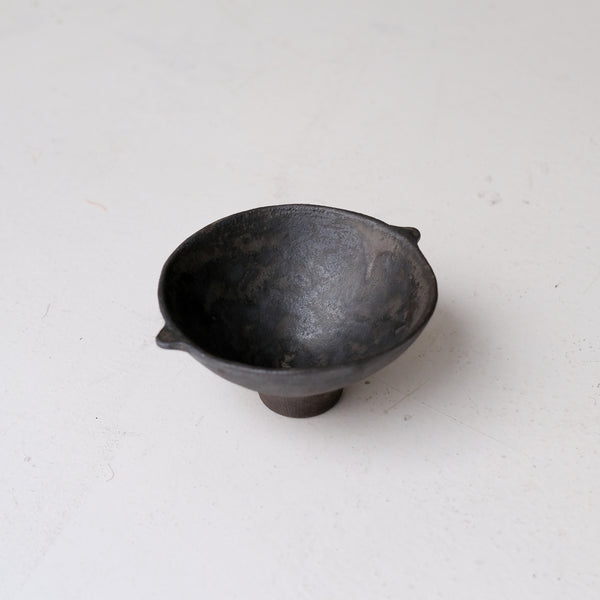Bols à oreilles en grès D 11,5cm - noir mat de Sonia Deleani chez Brutal Ceramics