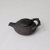 Théière en grès 200ml - noir mat de Sonia Deleani chez Brutal Ceramics