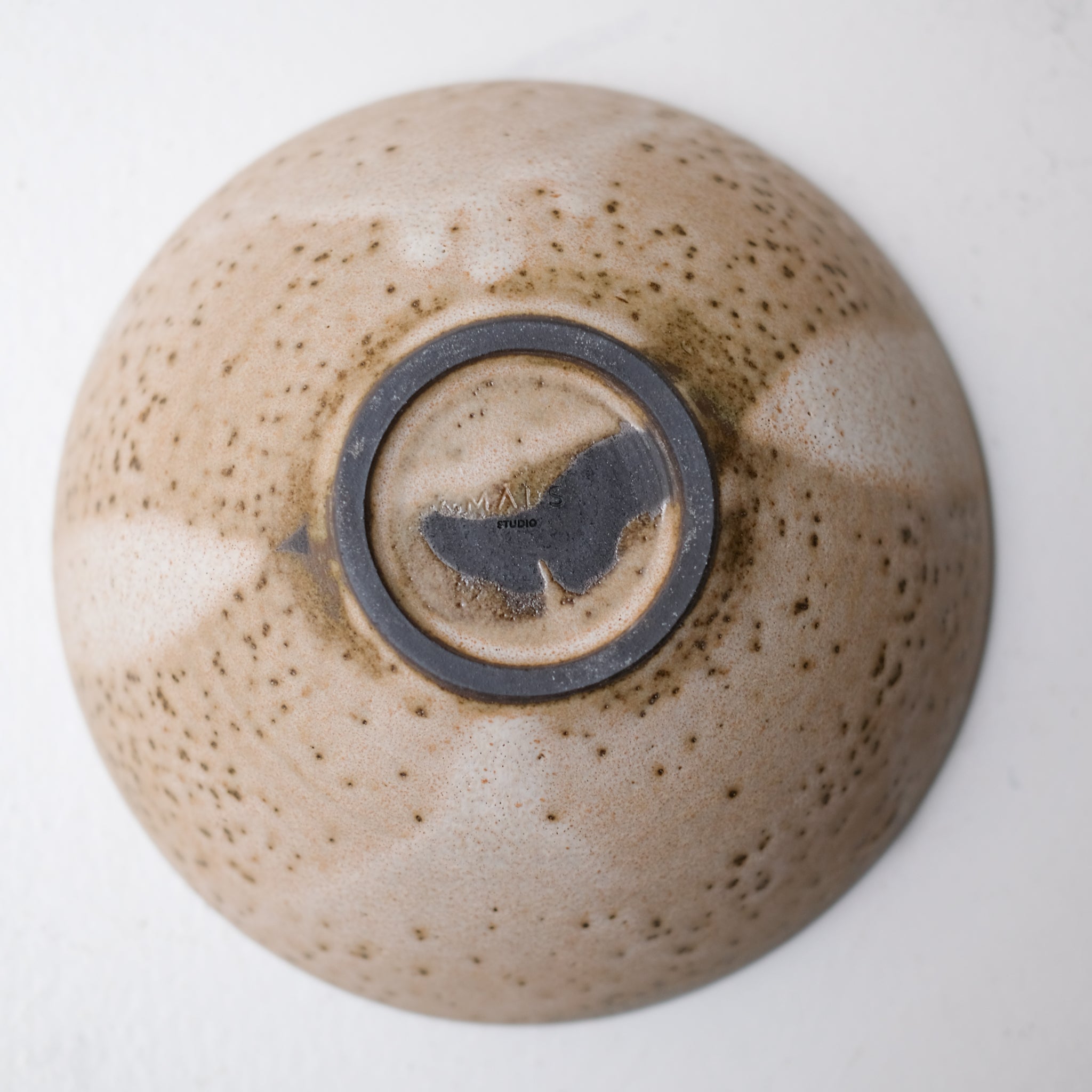 Bol haut à ramen "Monk" D 19,5cm - rouille de Studio Maals chez Brutal Ceramics