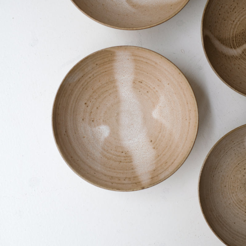 Bol haut à ramen "Monk" D 19,5cm - rouille de Studio Maals chez Brutal Ceramics