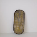 Plat Oval long en grès L 28cm - brun foncé de Youkyung Sin chez Brutal Ceramics