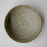 Saladier en grès D 16,5cm - vert clair de Youkyung Sin chez Brutal Ceramics