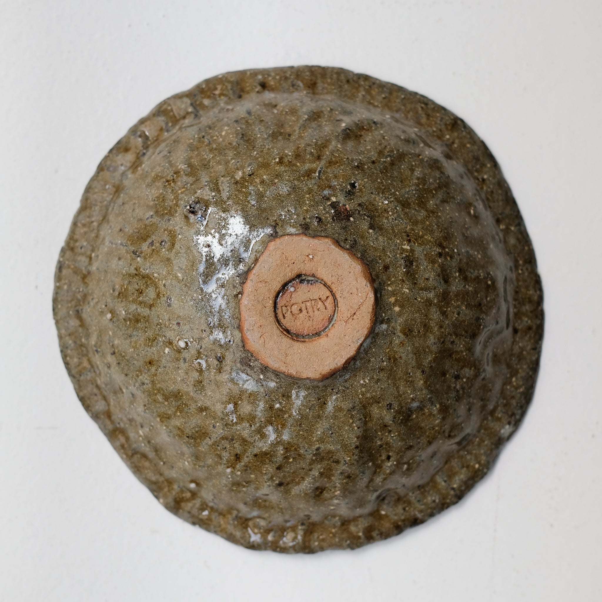 Bol en terre recoltée D 22cm - vert brillant de Potry chez Brutal Ceramics