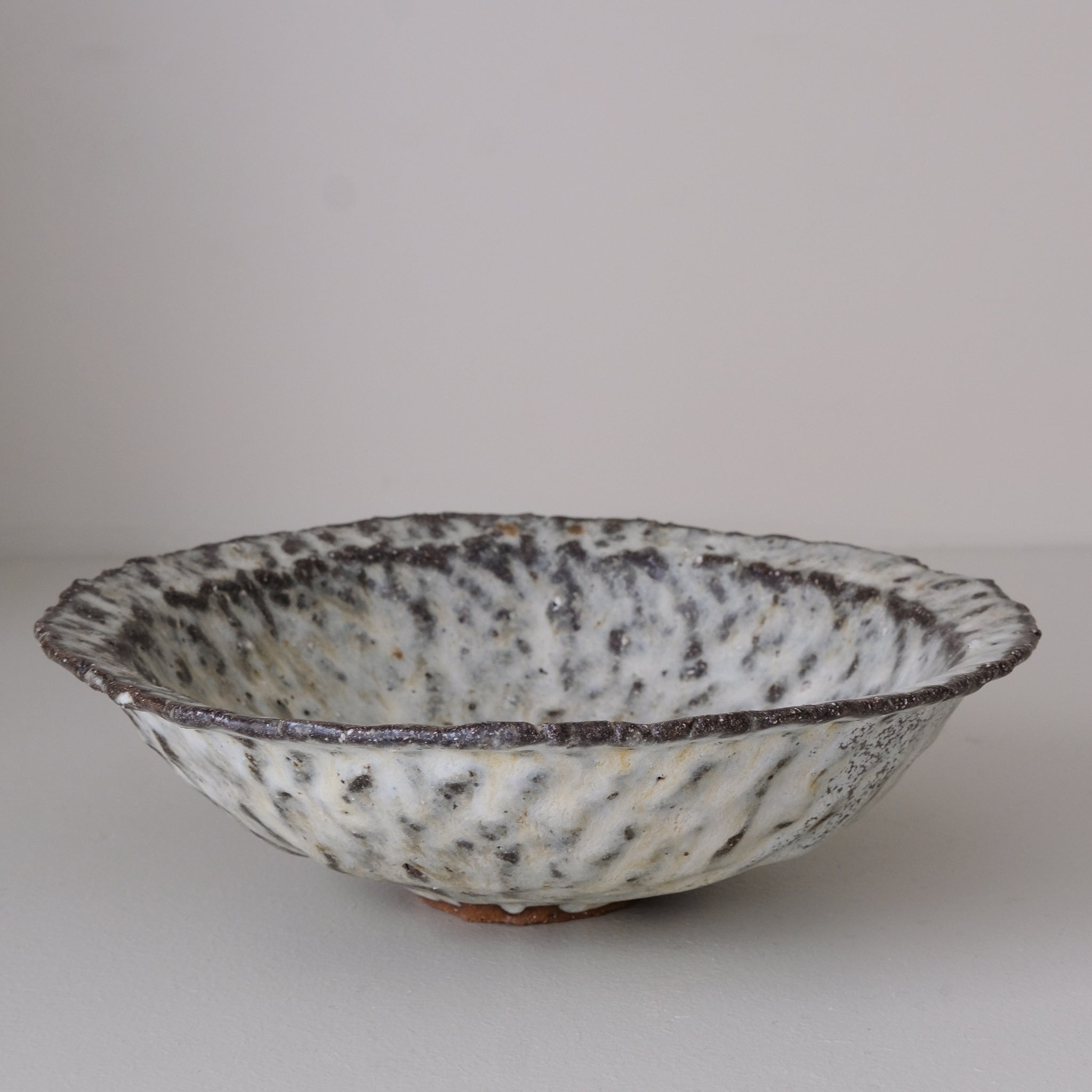 Bol en terre recoltée D 22cm - blanc mat de Potry chez Brutal Ceramics