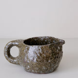 Pichet en terre recoltée cuisson feu 340ml -vert foncé brillant de Potry chez Brutal Ceramics