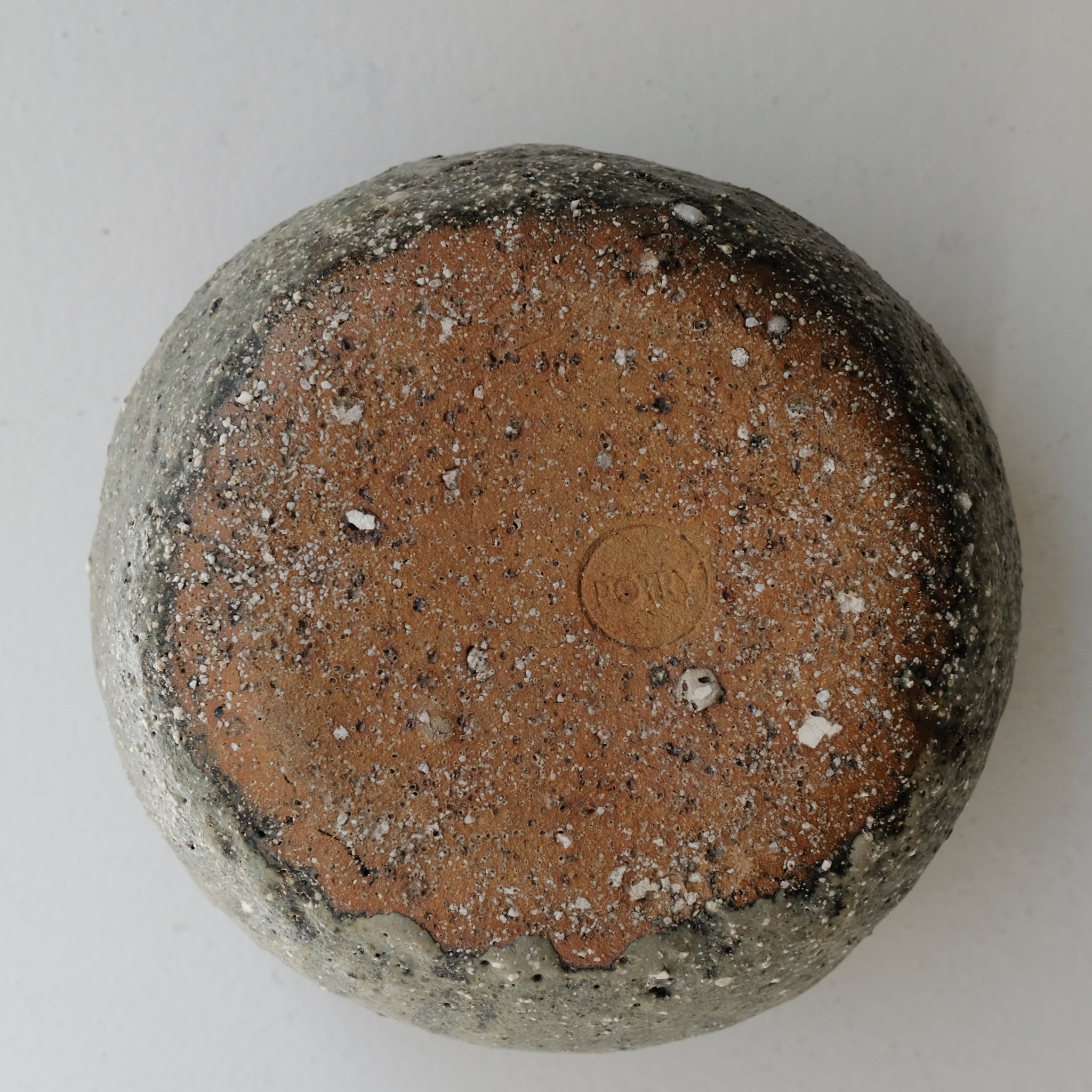 Saladier en terre recoltée D 21 cm- vert clair de Potry chez Brutal Ceramics