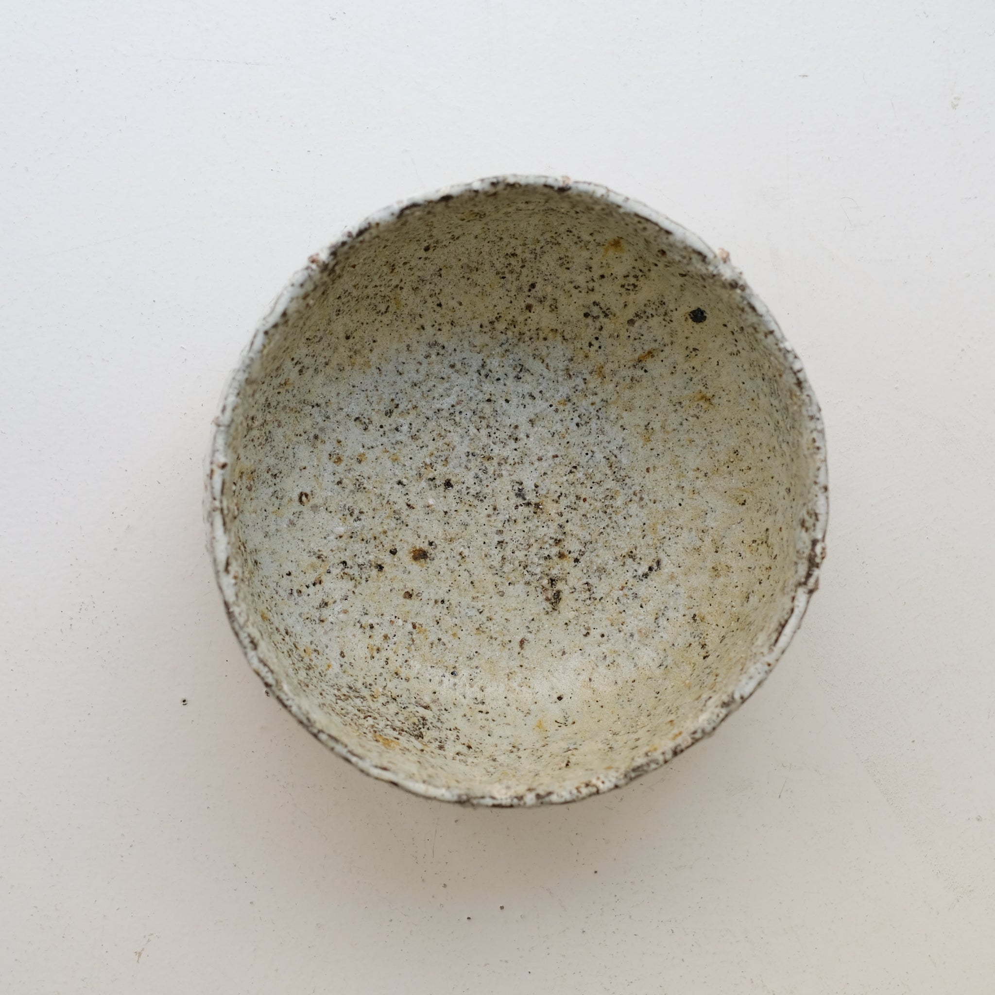 Saladier en terre recoltée D 26 cm- blanc mat de Potry chez Brutal Ceramics
