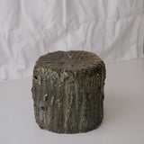 Tabouret en terre recoltée H 27 cm- vert brillant de Potry chez Brutal Ceramics
