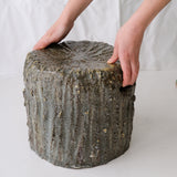 Tabouret en terre recoltée H 27 cm- vert brillant de Potry chez Brutal Ceramics