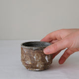 Tasse en terre de Fuilet 150ml - gris blanc par Antonia Maria chez Brutal Ceramics