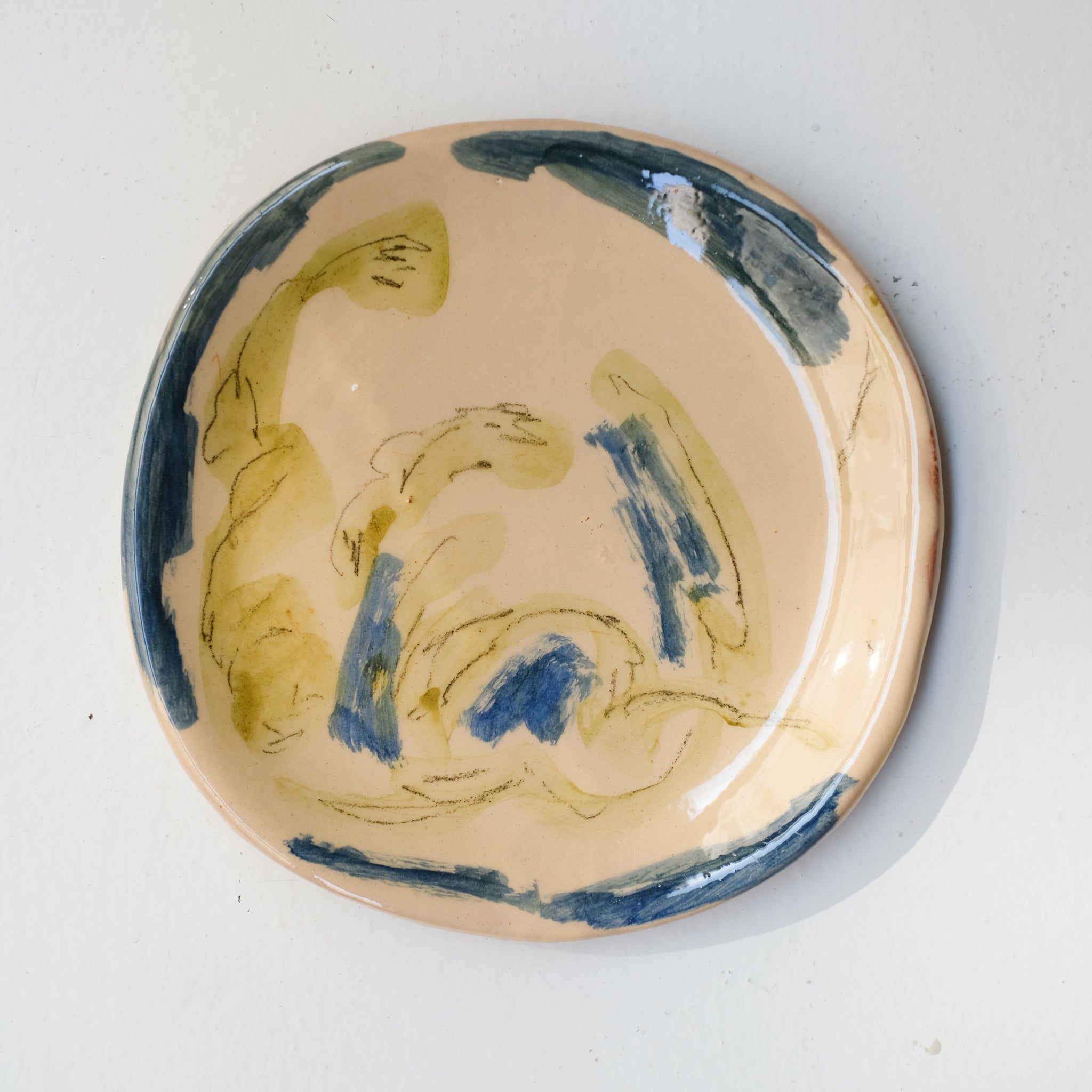 Assiette SP26HB20 en faïence rouge D 19,5cm - Multicolore d'Héloise Bariol chez Brutal Ceramics