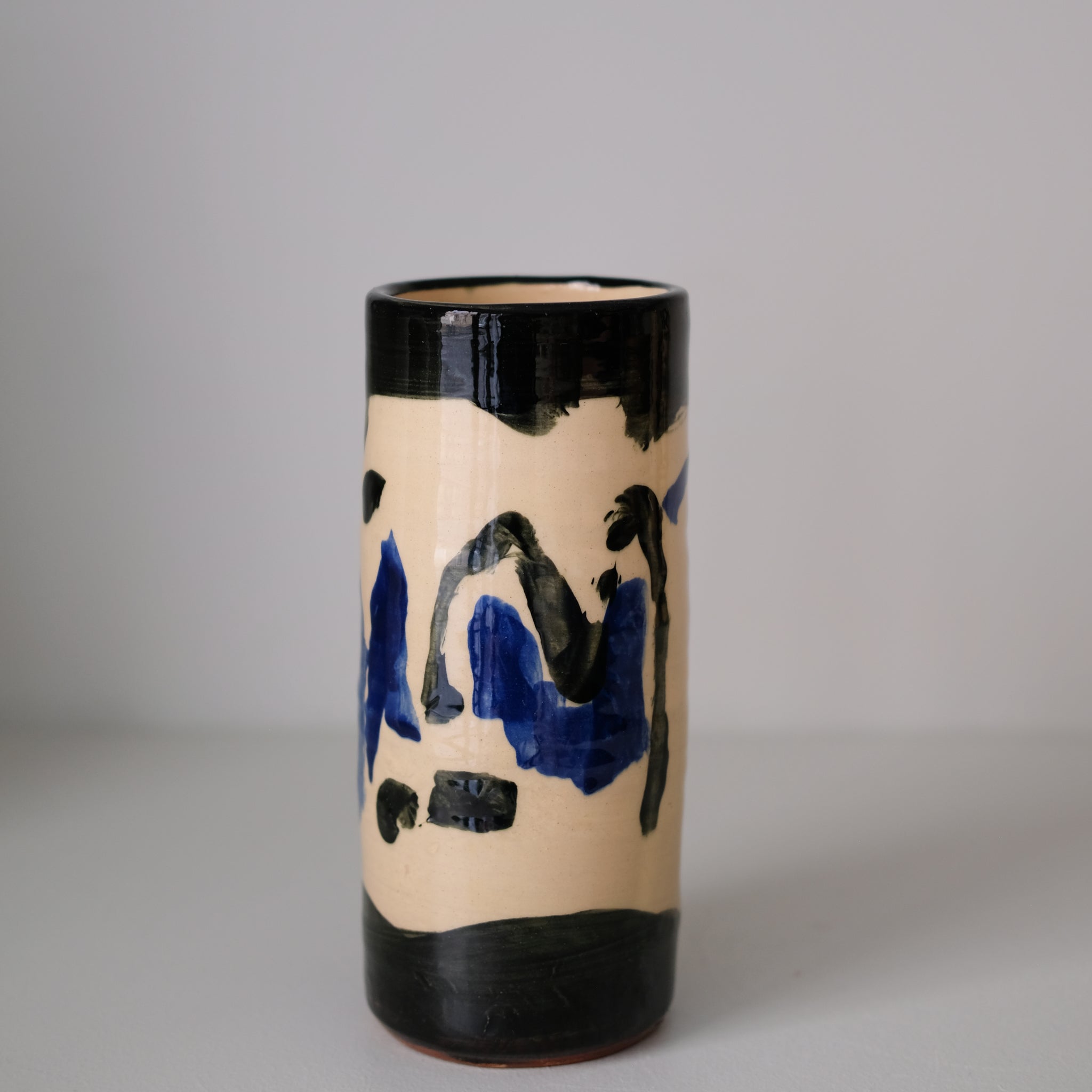 Vase SP26HB05 en faïence rouge H 23cm - Multicolore d'Héloise Bariol chez Brutal Ceramics