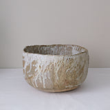 Coupe en terre recoltée D 28cm - vert blanc de Nathalie Réocreux chez Brutal Ceramics