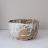 Coupe en terre recoltée D 28cm - vert blanc de Nathalie Réocreux chez Brutal Ceramics