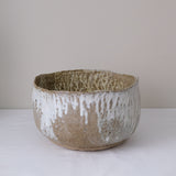 Coupe en terre recoltée D 28cm - vert blanc de Nathalie Réocreux chez Brutal Ceramics