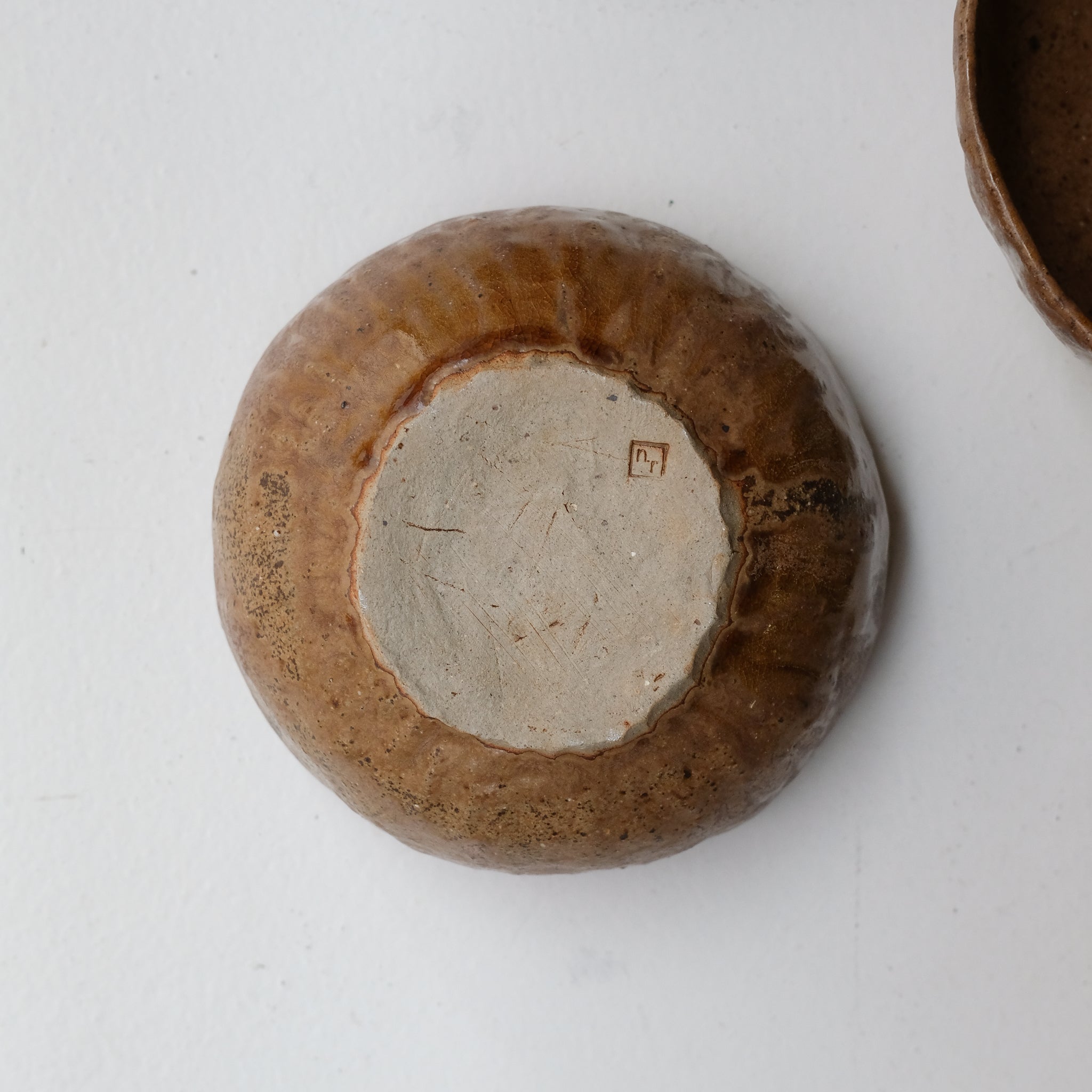 Bol en terre recoltée D 16,5cm - orange brun de Nathalie Reocreux chez Brutal Ceramics