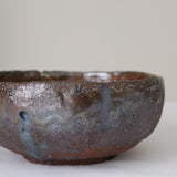 Petit saladier en terre recoltée D 20cm - brun irisé de Nathalie Reocreux chez Brutal Ceramics