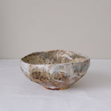 Bol en terre recoltée D 16cm cuisson feu - blanc beige texturé de Nathalie Reocreux chez Brutal Ceramics