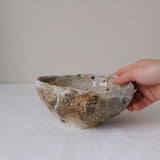 Bol en terre recoltée D 16cm cuisson feu - blanc beige texturé de Nathalie Reocreux chez Brutal Ceramics
