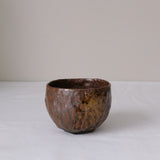 Tasse en terre recoltée 200ml - brun de Nathalie Reocreux chez Brutal Ceramics