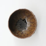 Tasse en terre recoltée 200ml - brun de Nathalie Reocreux chez Brutal Ceramics