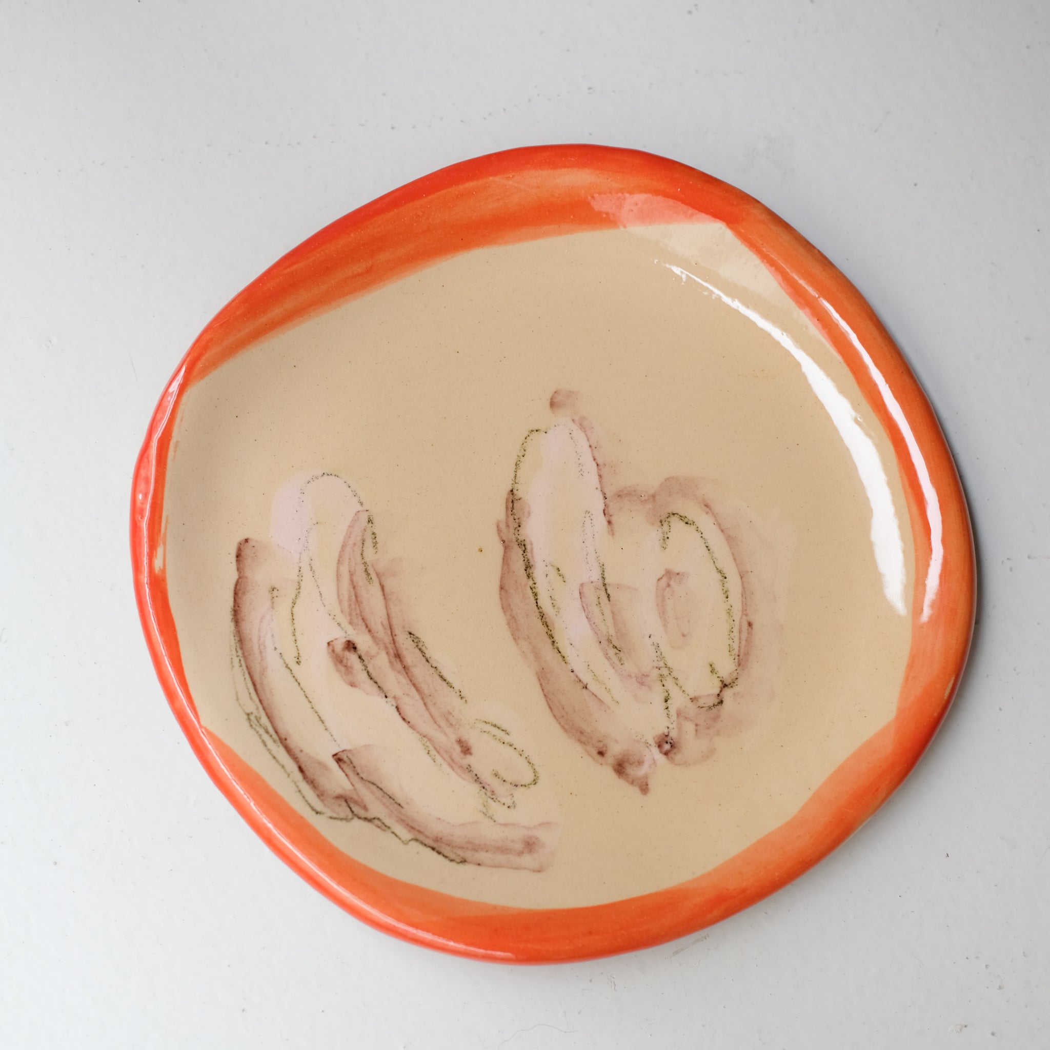 Assiette SU26HB20 en faïence rouge D 19,5cm - Multicolore d'Héloise Bariol chez Brutal Ceramics