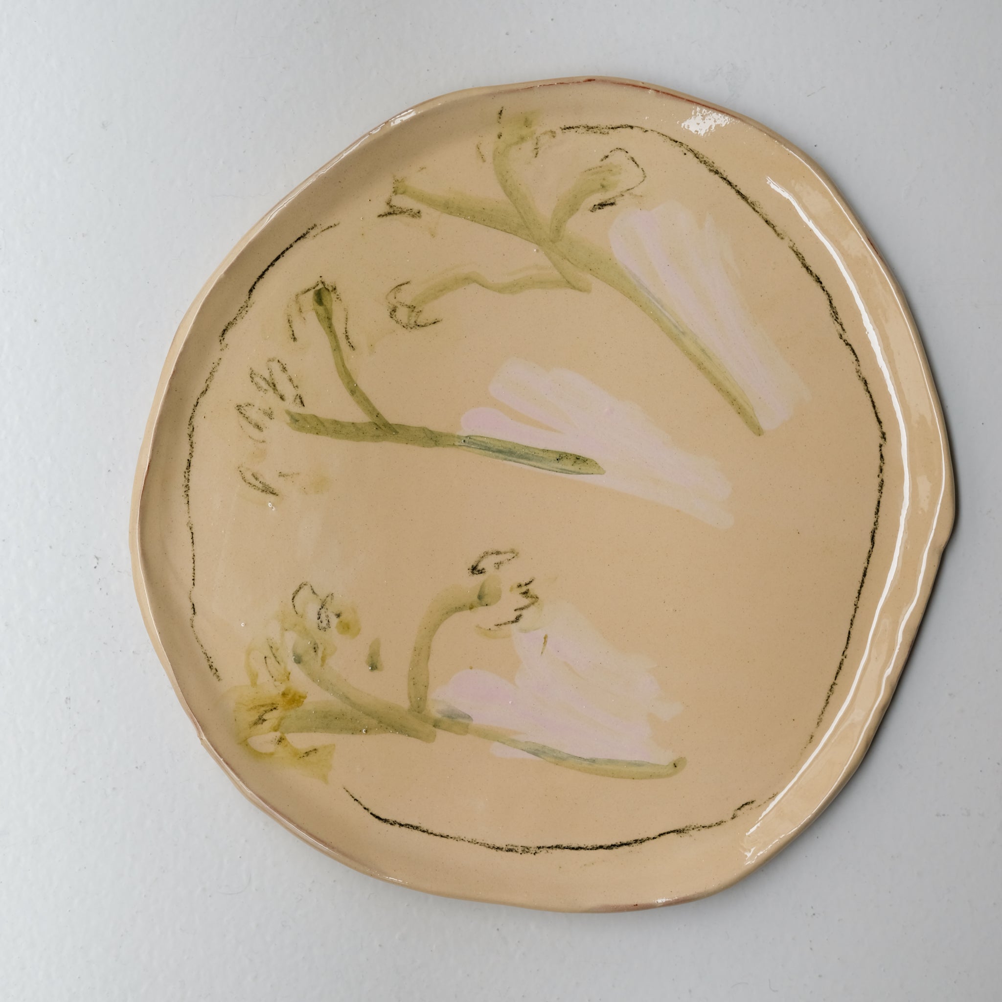 Assiette SU26HB45 en faïence rouge D 25cm - Multicolore d'Héloise Bariol chez Brutal Ceramics