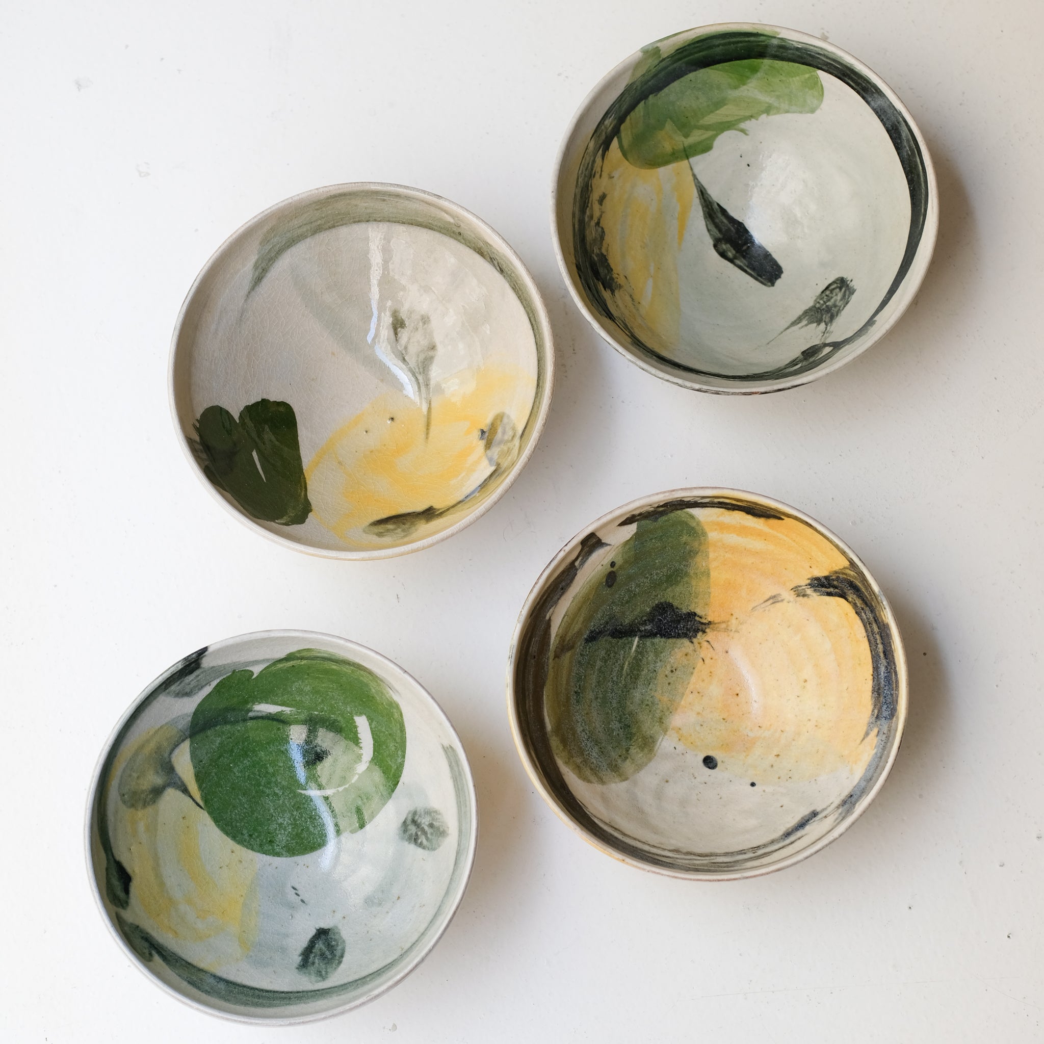 Saladier-Grand bol (I) en grès D19cm cuisson feu -multicolore de Maya Micenmacher chez Brutal Ceramics
