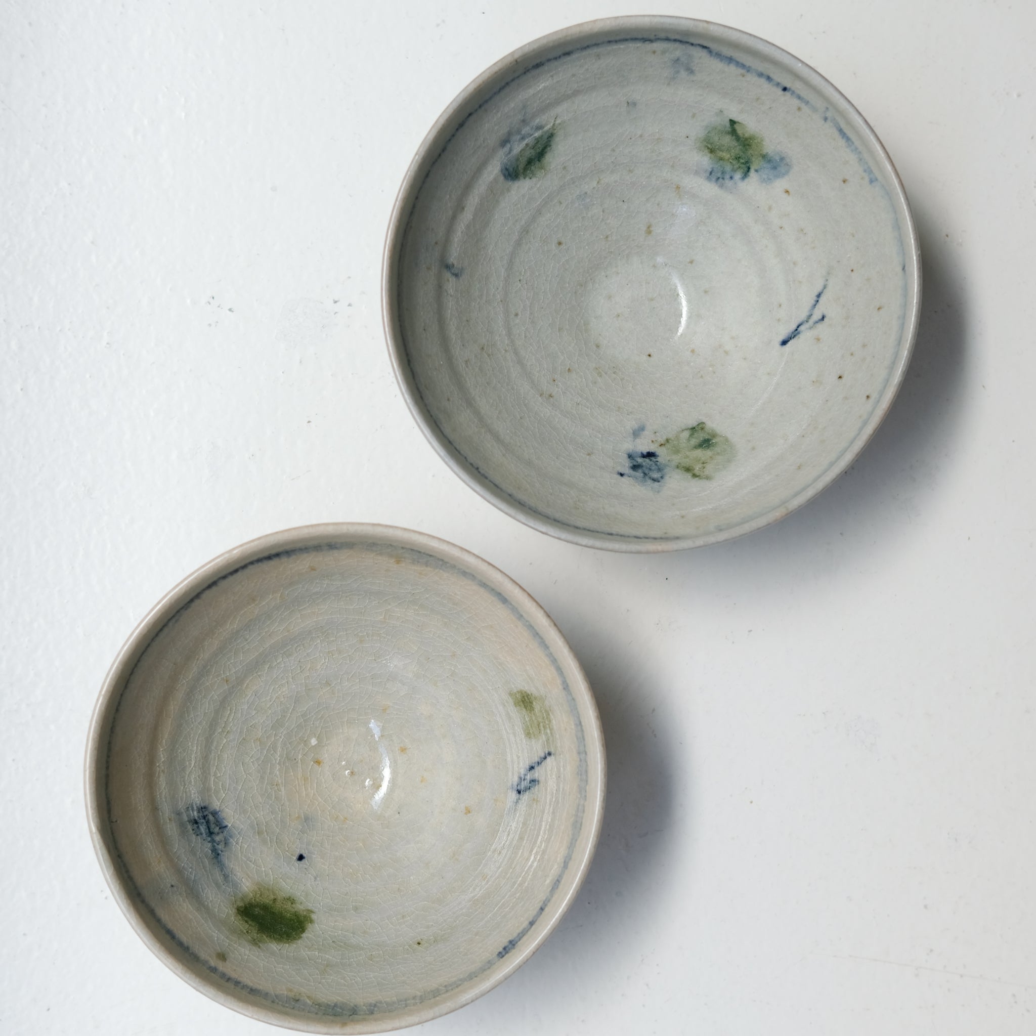 Bol (K) en grès D 15 cm cuisson feu - bleu et vert de Maya Micenmacher chez Brutal Ceramics