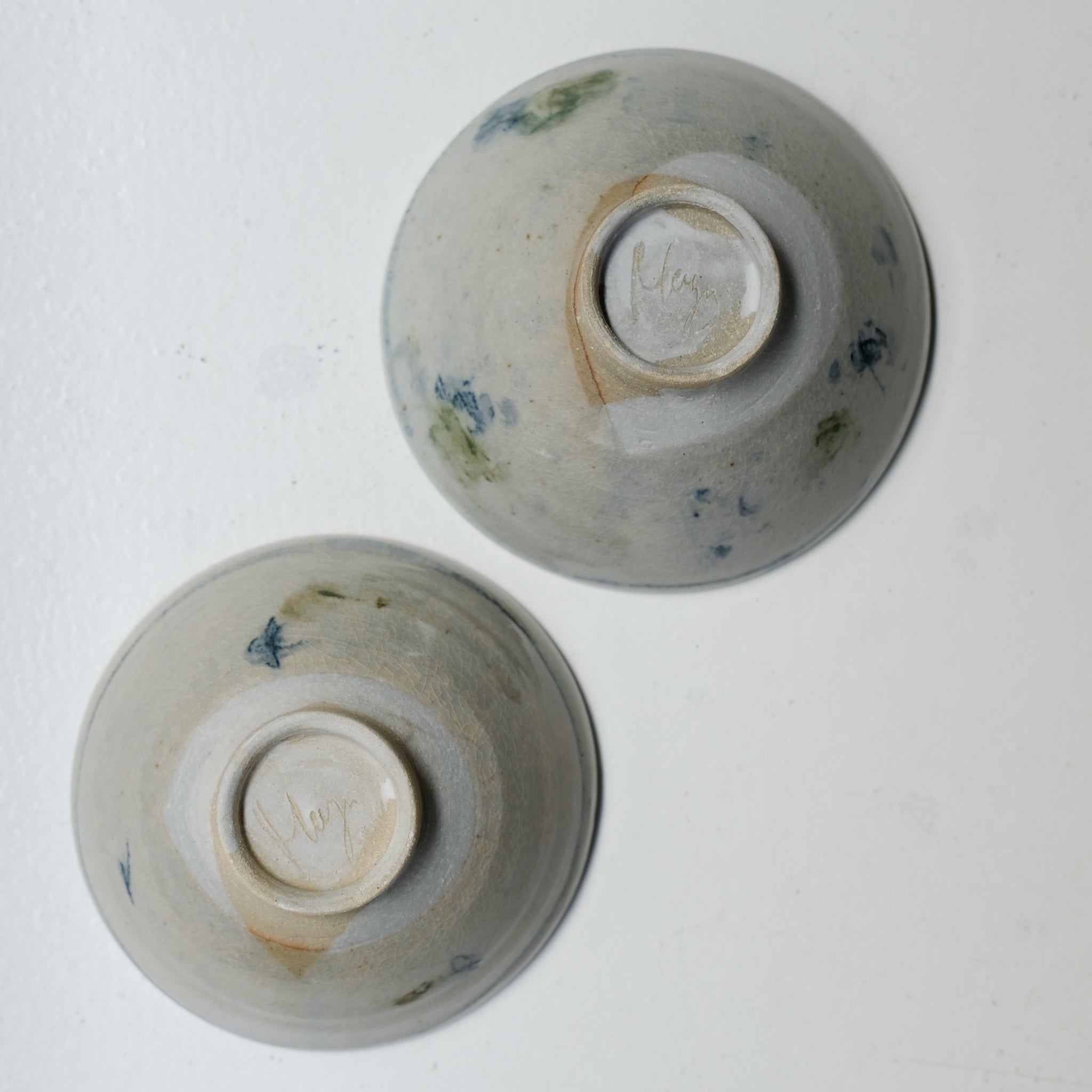 Bol (K) en grès D 15 cm cuisson feu - bleu et vert de Maya Micenmacher chez Brutal Ceramics