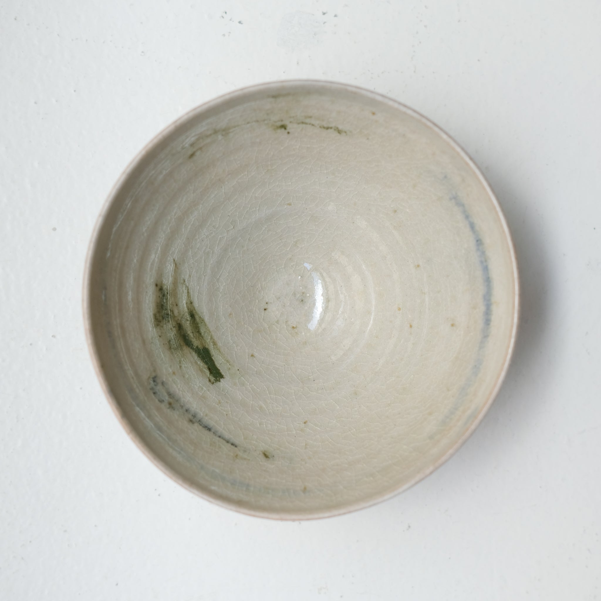 Bol (L) en grès D 15 cm cuisson feu - vert de Maya Micenmacher chez Brutal Ceramics