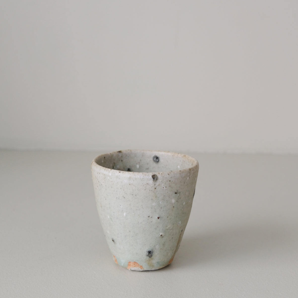 Tasse en terres locales 140ml - Blanc Crème par Benoit Audureau chez Brutal Ceramics