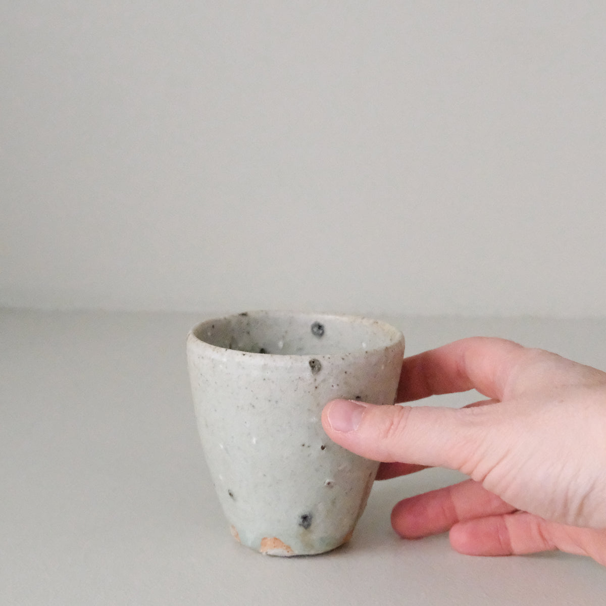 Tasse en terres locales 140ml - Blanc Crème par Benoit Audureau chez Brutal Ceramics