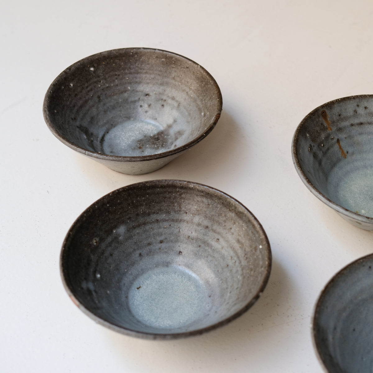 Bol conique D 17cm - Bleu gris satiné par Benoit Audureau chez Brutal Ceramics