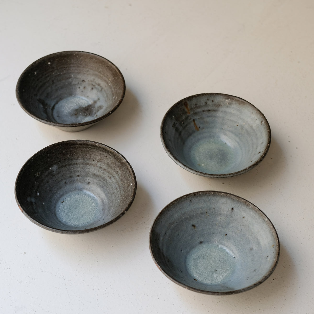 Bol conique D 17cm - Bleu gris satiné par Benoit Audureau chez Brutal Ceramics
