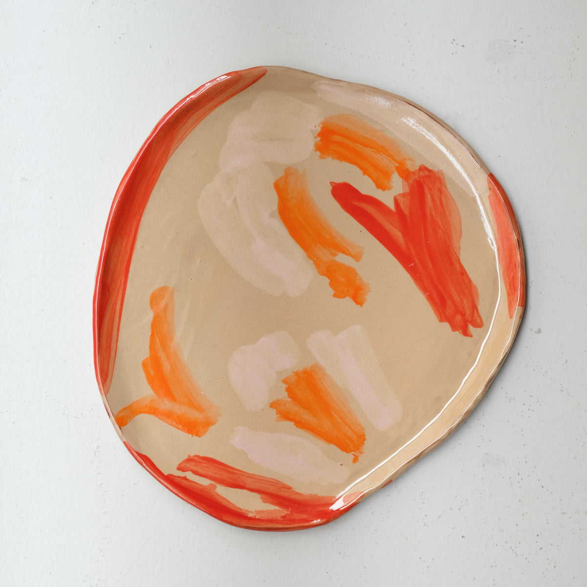 Assiette A26HB14 en faïence rouge D 25cm - Multicolore d'Héloise Bariol chez Brutal Ceramics