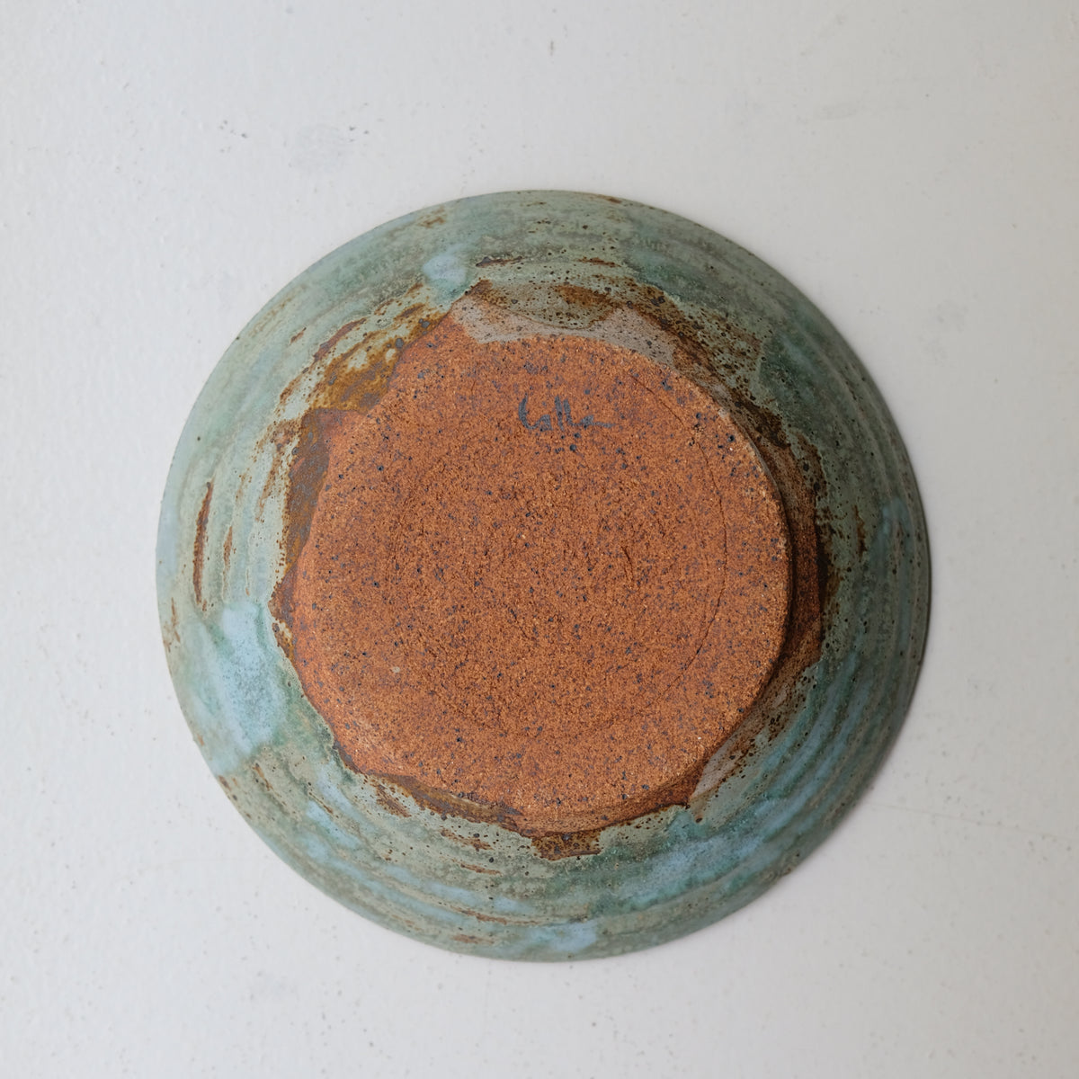 Saladier / Assiette creuse en grès D 23cm  - vert de Julia Gilles chez Brutal Ceramics