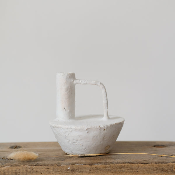 Bouteille en grès blanc - 005 par Catherine Dix chez Brutal Ceramics