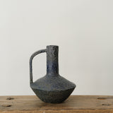 Bouteille en grès / bleu prune - 009 par Catherine Dix chez Brutal Ceramics