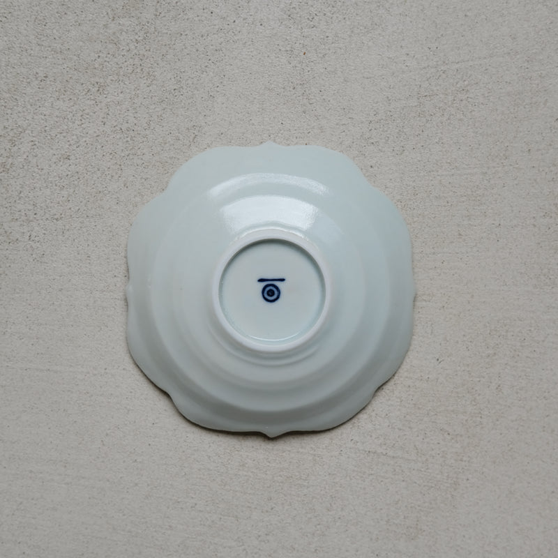 Assiette en porcelaine octogonale D 11cm  par Kihara chez Brutal Ceramics
