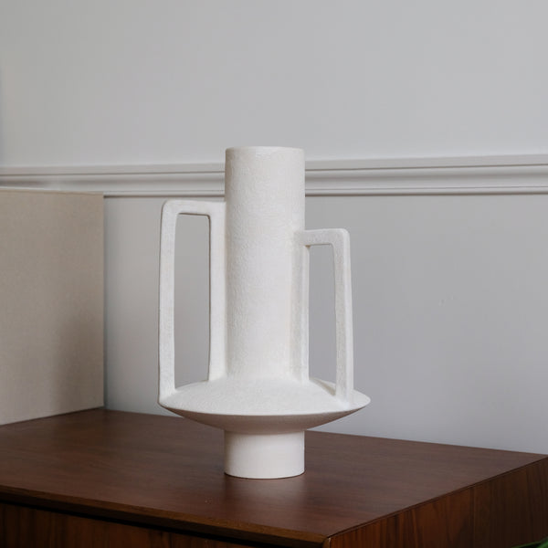 Vase en gres 071- H34 cm de Lovebuch chez Brutal Ceramics