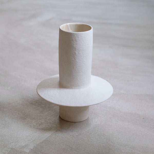 Vase en gres 070- H30 cm de Lovebuch chez Brutal Ceramics