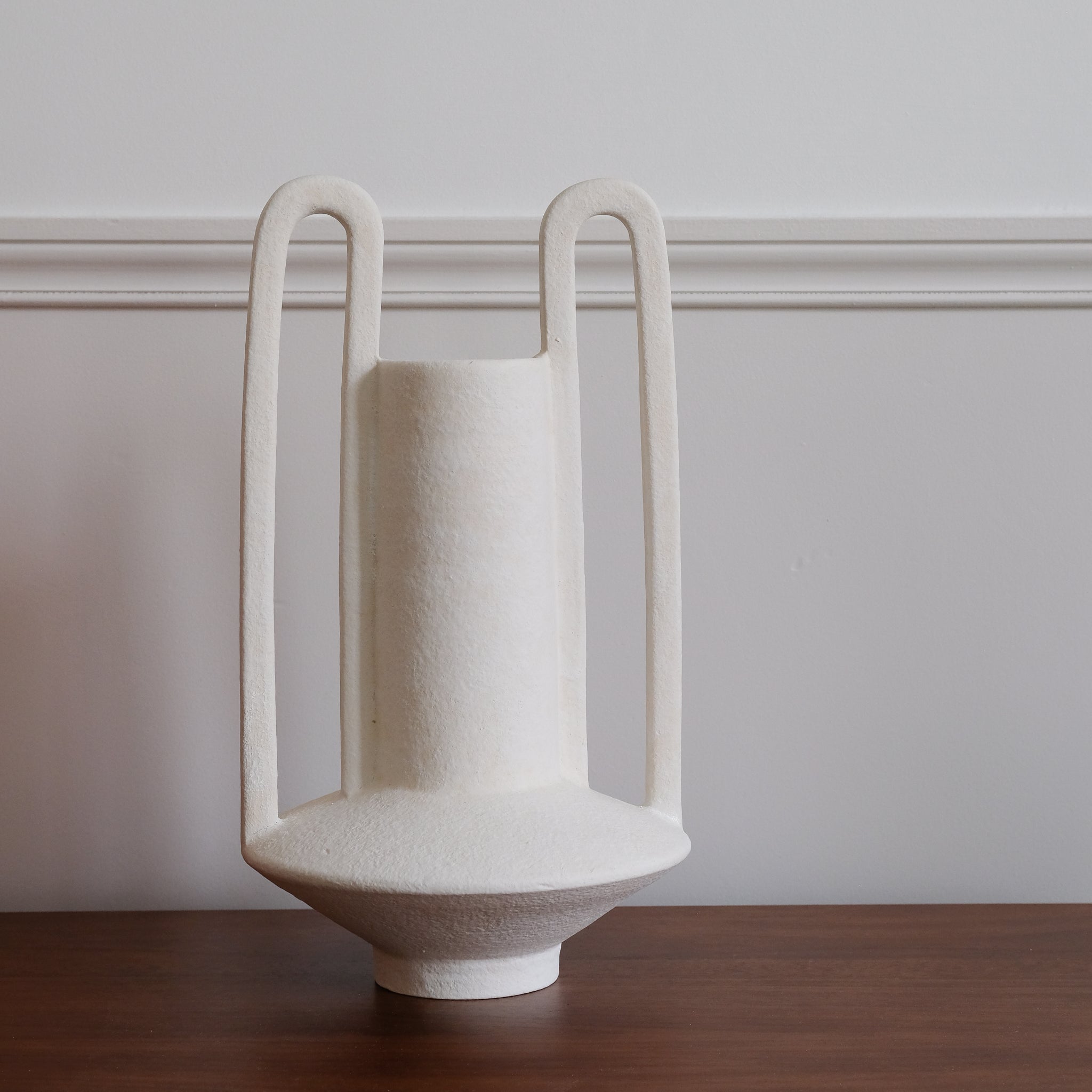 Vase en gres 072- H36 cm de Lovebuch chez Brutal Ceramics
