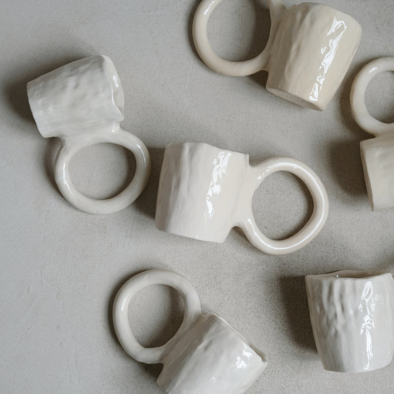 Mug Donut 160ml / Sucre Vanille de Pia Chevalier chez Brutal Ceramics