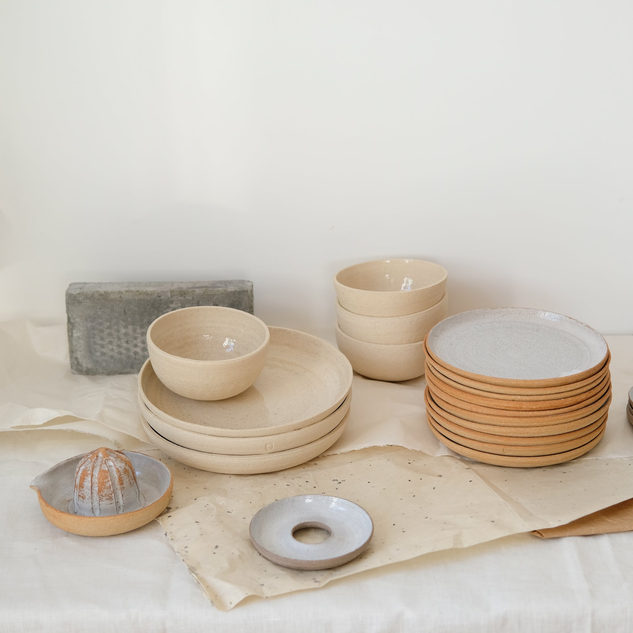 Bol en grès blanc chamotté par Studio Racines chez Brutal Ceramics
