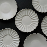 Assiette Rinka D 19,5cm / Beige par Yoshida Pottery chez Brutal Ceramics